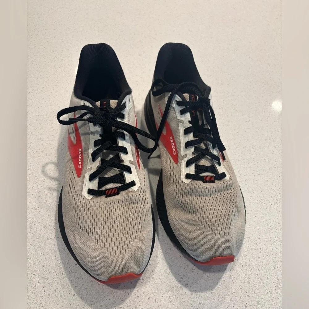 Brooks Launch 8 Running Shoe - Size 8